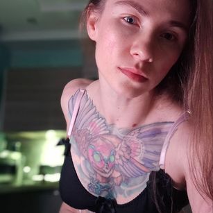 Model - ZlataFitGoddess footfetish