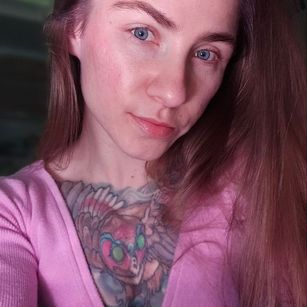 Model - ZlataFitGoddess muscle