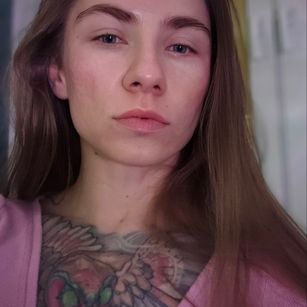 Model - ZlataFitGoddess muscle