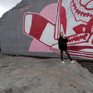 Model - LucyGoldi feet