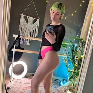 Model - Agathakisa joi