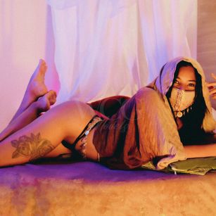 Model - Charlotte Joones new