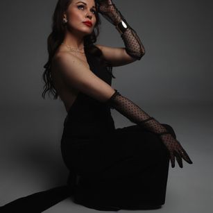 Model - Tina Parkes joi