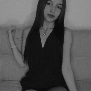 Model - Laura Ferreira Cei