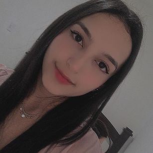 Model - Laura Ferreira Latina