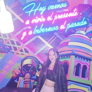 Model - Laura Ferreira Bigass