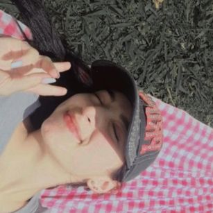 Model - Laura Ferreira Sexchat