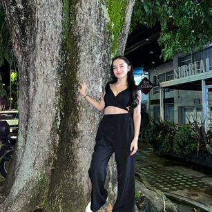 Model - Laura Ferreira Cei