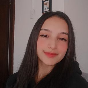 Model - Laura Ferreira Cei