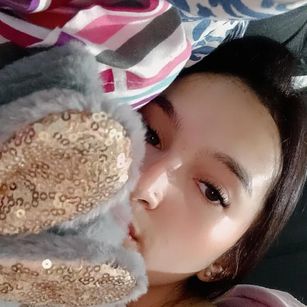 Model - Laura Ferreira Bigass