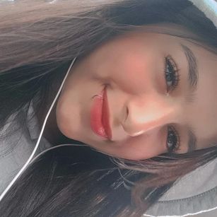 Model - Laura Ferreira Online