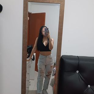 Model - Laura Ferreira Cei