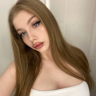 Model - Alexa bigboobs