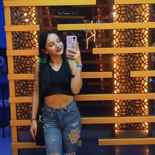 Model - Laura Ferreira Sexchat