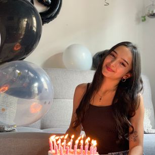 Model - Laura Ferreira Joi