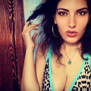 Model - AmyTS bigcock