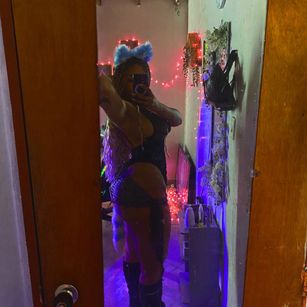 Model - Miaw Prada Sexy