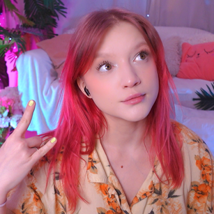 Model - Sonya Blonde