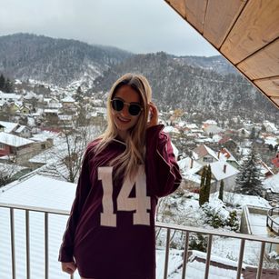 Model - AnniaAnnn squirt