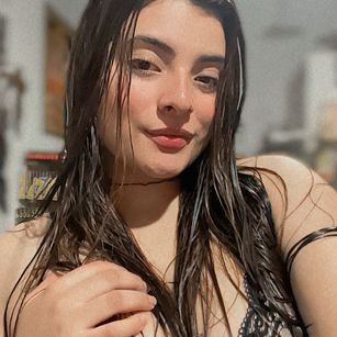 Model - isa sierra tetas