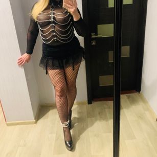 Model - 1MissJulia leather