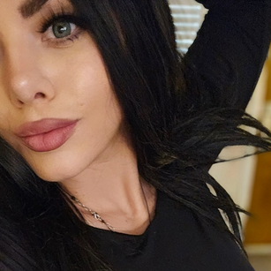 Model - The Devouring Muse legs