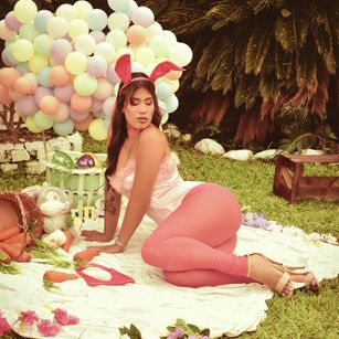 Model - chloejohanson bondage