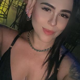 Model - CherryJones gape