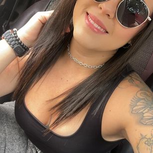 Model - CherryJones pinkpussy