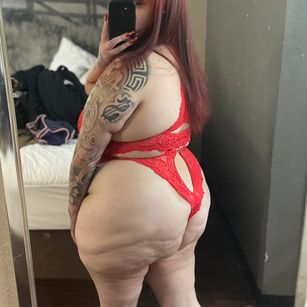 Model - Monroe Diamond beautiful