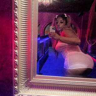 Model - Monifa Mcqueen cum