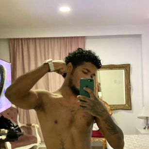 Model - Cheeto Ebano