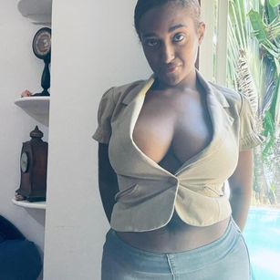 Model - Rubygreedy oil