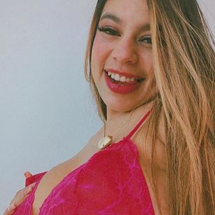 Model - AlexaGreek heels