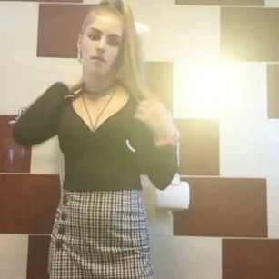 Model - MeganDelano feet