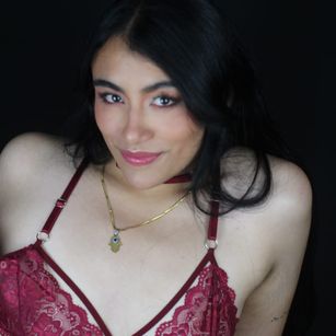 Model - Emily pantyhose