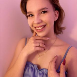 Model - Anna_Elfie feet