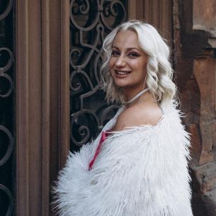 Model - Avrora_Lova findom