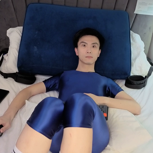 Model - AngelWithAShotgun Submissive