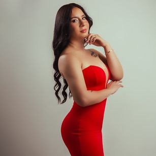 Model - GreyDavies feet