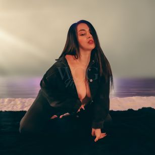 Model - Kim Kalifa cute