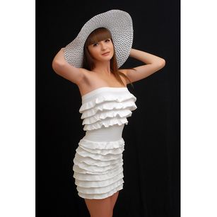 Model - Sweet Yulia striptease