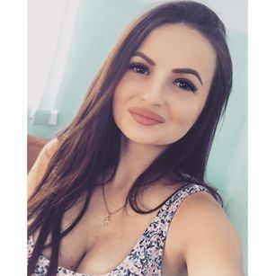 Model - Sweet Yulia striptease