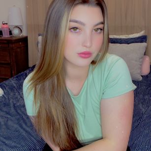 Model - HarleySin petite