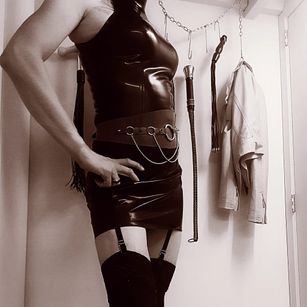 Model - Ariel_girly highheels