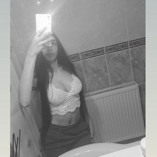 Model - SweetChristine deepthroat