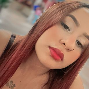 Model - Michell sumissive