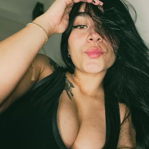 Model - Lexxiee Haze latina
