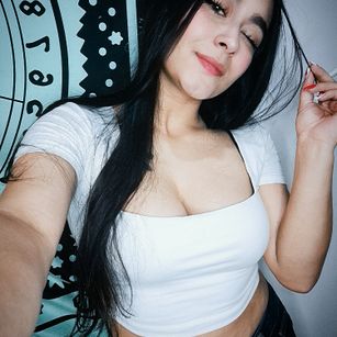 Model - Lexxiee Haze bigtits