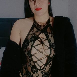 Model - AbrilLove FRIENDLY